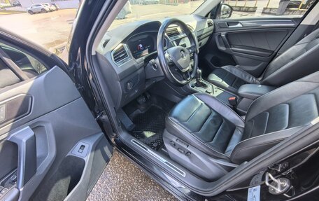 Volkswagen Tiguan II, 2017 год, 2 200 000 рублей, 14 фотография