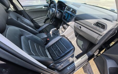 Volkswagen Tiguan II, 2017 год, 2 200 000 рублей, 12 фотография