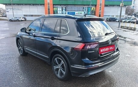 Volkswagen Tiguan II, 2017 год, 2 200 000 рублей, 18 фотография