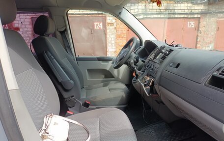 Volkswagen Caravelle T5, 2012 год, 2 000 000 рублей, 15 фотография