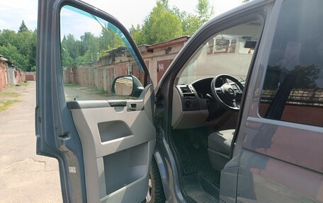 Volkswagen Caravelle T5, 2012 год, 2 000 000 рублей, 10 фотография
