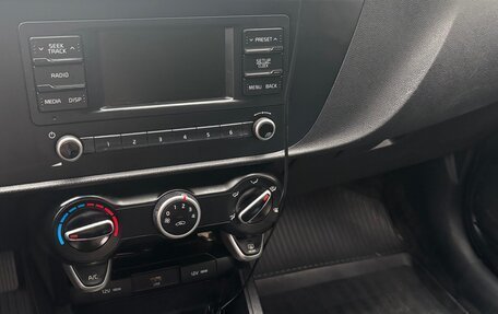 KIA Rio IV, 2021 год, 1 630 000 рублей, 3 фотография