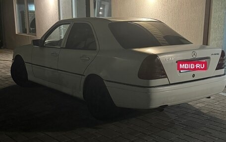 Mercedes-Benz C-Класс, 1995 год, 240 000 рублей, 3 фотография