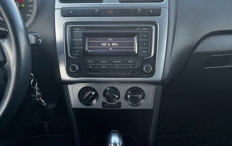 Volkswagen Polo VI (EU Market), 2013 год, 750 000 рублей, 24 фотография