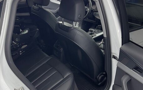 Audi A4, 2018 год, 2 330 000 рублей, 10 фотография