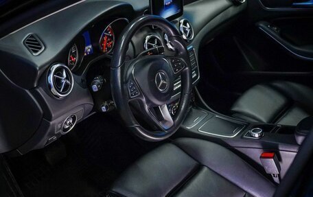 Mercedes-Benz GLA, 2017 год, 2 400 000 рублей, 11 фотография