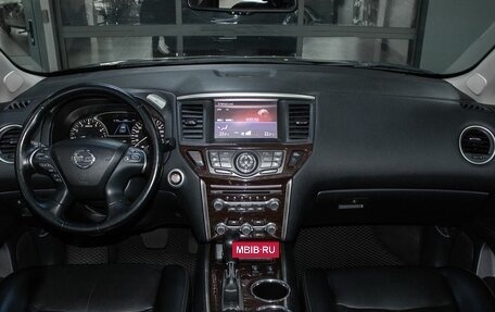 Nissan Pathfinder, 2015 год, 1 670 000 рублей, 13 фотография