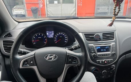 Hyundai Solaris II рестайлинг, 2014 год, 880 000 рублей, 18 фотография