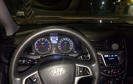 Hyundai Solaris II рестайлинг, 2016 год, 850 000 рублей, 4 фотография