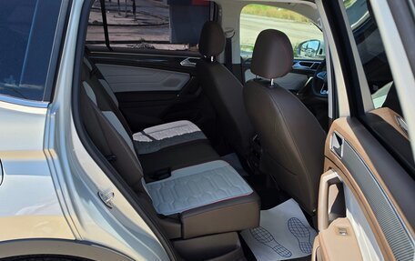 Volkswagen Tiguan II, 2021 год, 3 700 000 рублей, 5 фотография