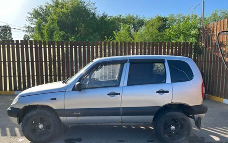 Chevrolet Niva I рестайлинг, 2004 год, 135 000 рублей, 5 фотография