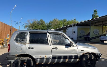 Chevrolet Niva I рестайлинг, 2004 год, 135 000 рублей, 9 фотография