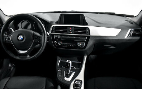 BMW 1 серия, 2017 год, 1 690 000 рублей, 8 фотография