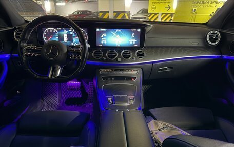 Mercedes-Benz E-Класс, 2022 год, 3 750 000 рублей, 1 фотография