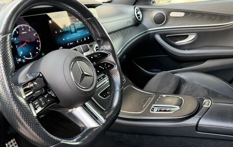 Mercedes-Benz E-Класс, 2022 год, 3 750 000 рублей, 2 фотография