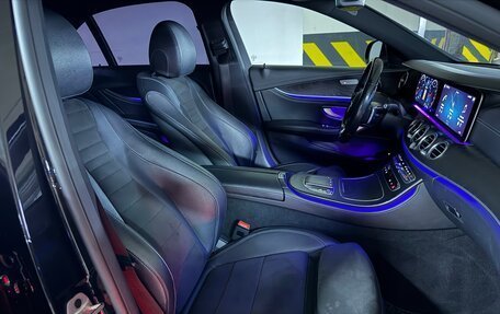 Mercedes-Benz E-Класс, 2022 год, 3 750 000 рублей, 3 фотография