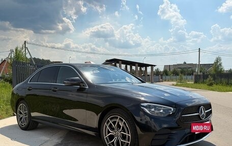 Mercedes-Benz E-Класс, 2022 год, 3 750 000 рублей, 6 фотография