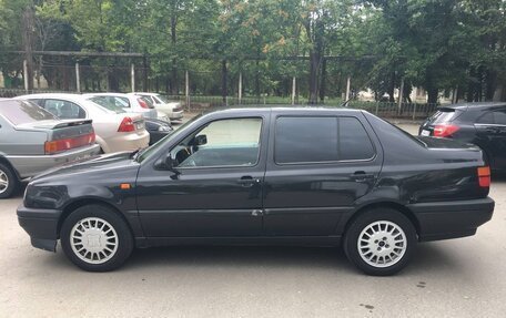 Volkswagen Vento, 1992 год, 400 000 рублей, 4 фотография