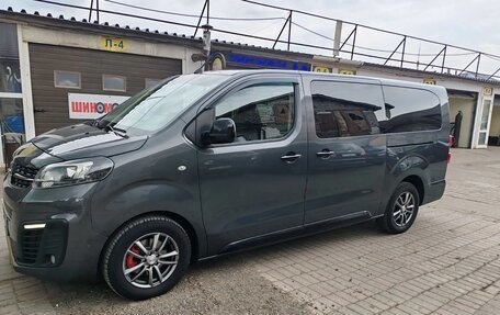 Opel Zafira Life I, 2020 год, 2 845 000 рублей, 3 фотография