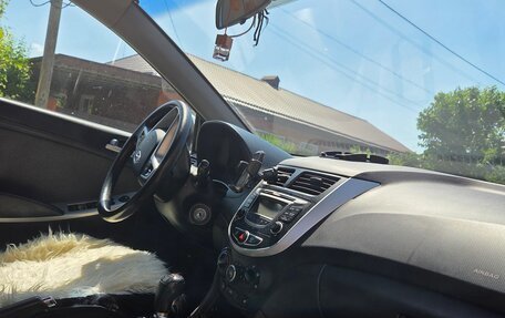 Hyundai Solaris II рестайлинг, 2013 год, 850 000 рублей, 6 фотография