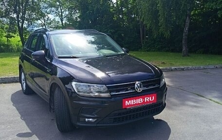 Volkswagen Tiguan II, 2018 год, 2 300 000 рублей, 11 фотография