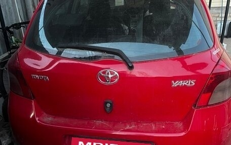 Toyota Yaris III рестайлинг, 2007 год, 254 000 рублей, 8 фотография