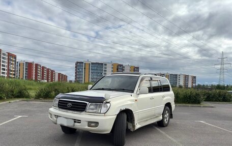 Toyota Land Cruiser 100 рестайлинг 2, 1998 год, 950 000 рублей, 3 фотография
