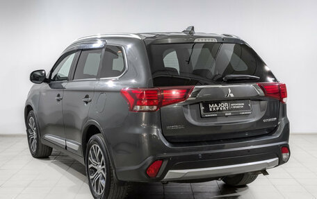 Mitsubishi Outlander III рестайлинг 3, 2018 год, 1 925 000 рублей, 7 фотография