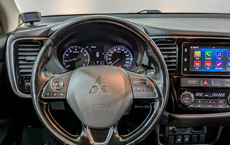 Mitsubishi Outlander III рестайлинг 3, 2018 год, 1 925 000 рублей, 21 фотография