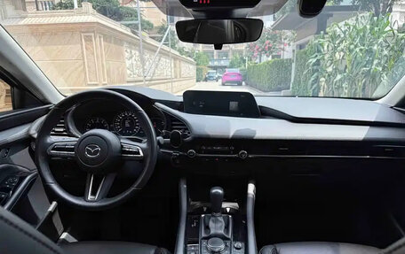 Mazda 3, 2023 год, 1 600 000 рублей, 9 фотография