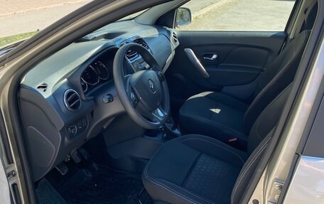 Renault Logan II, 2015 год, 777 000 рублей, 3 фотография