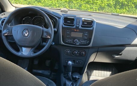 Renault Logan II, 2015 год, 777 000 рублей, 5 фотография