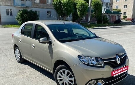 Renault Logan II, 2015 год, 777 000 рублей, 7 фотография