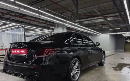 Mercedes-Benz E-Класс, 2019 год, 3 000 000 рублей, 3 фотография