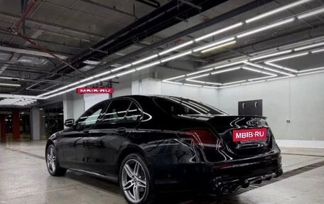 Mercedes-Benz E-Класс, 2019 год, 3 000 000 рублей, 5 фотография