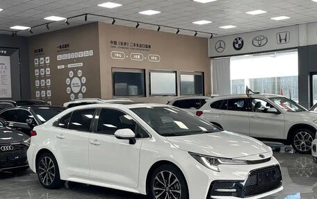 Toyota Corolla, 2022 год, 1 350 000 рублей, 3 фотография