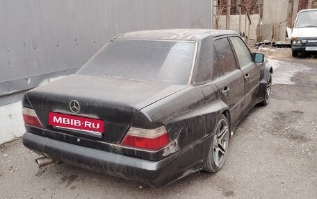 Mercedes-Benz E-Класс, 1992 год, 350 000 рублей, 3 фотография