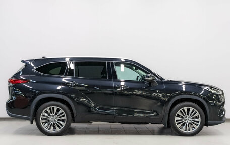 Toyota Highlander, 2024 год, 5 100 000 рублей, 4 фотография