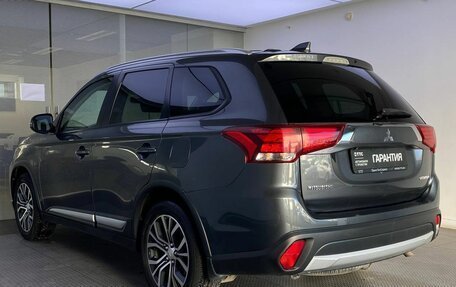 Mitsubishi Outlander III рестайлинг 3, 2018 год, 1 980 000 рублей, 8 фотография