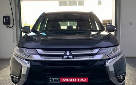 Mitsubishi Outlander III рестайлинг 3, 2018 год, 1 980 000 рублей, 2 фотография
