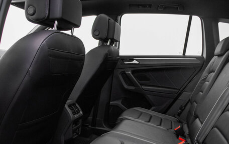 Volkswagen Tiguan II, 2021 год, 4 290 000 рублей, 12 фотография