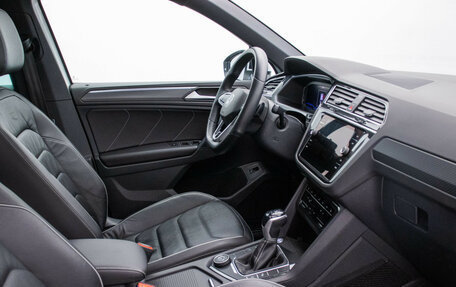Volkswagen Tiguan II, 2021 год, 4 290 000 рублей, 10 фотография