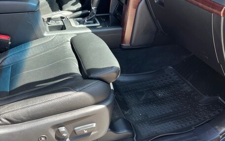 Toyota Land Cruiser Prado 150 рестайлинг 2, 2016 год, 3 750 000 рублей, 11 фотография
