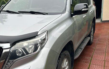 Toyota Land Cruiser Prado 150 рестайлинг 2, 2014 год, 3 490 000 рублей, 5 фотография