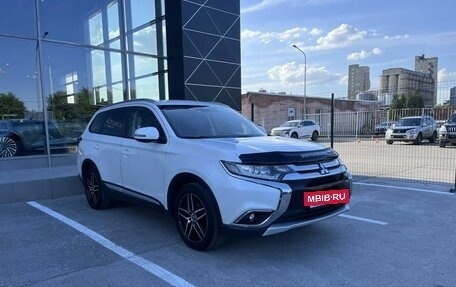 Mitsubishi Outlander III рестайлинг 3, 2017 год, 1 890 000 рублей, 3 фотография