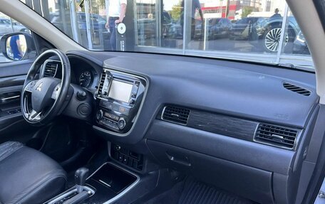 Mitsubishi Outlander III рестайлинг 3, 2017 год, 1 890 000 рублей, 17 фотография