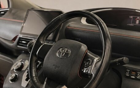 Toyota Sienta II, 2017 год, 1 295 000 рублей, 8 фотография