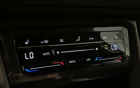 Volkswagen Tiguan II, 2021 год, 2 870 000 рублей, 15 фотография