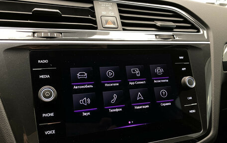 Volkswagen Tiguan II, 2021 год, 2 870 000 рублей, 17 фотография