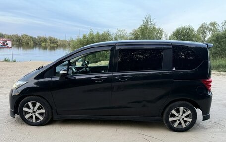Honda Freed I, 2010 год, 750 000 рублей, 7 фотография